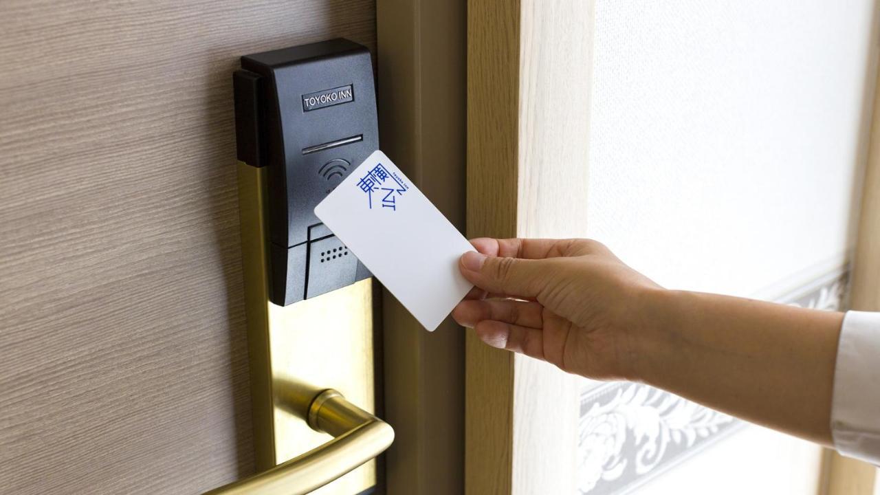 Toyoko Inn Hokkaido Sapporo-eki Nishi-guchi Hokudai Mae Eksteriør billede