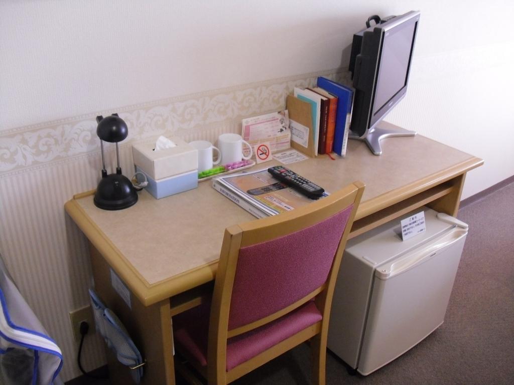 Toyoko Inn Hokkaido Sapporo-eki Nishi-guchi Hokudai Mae Eksteriør billede