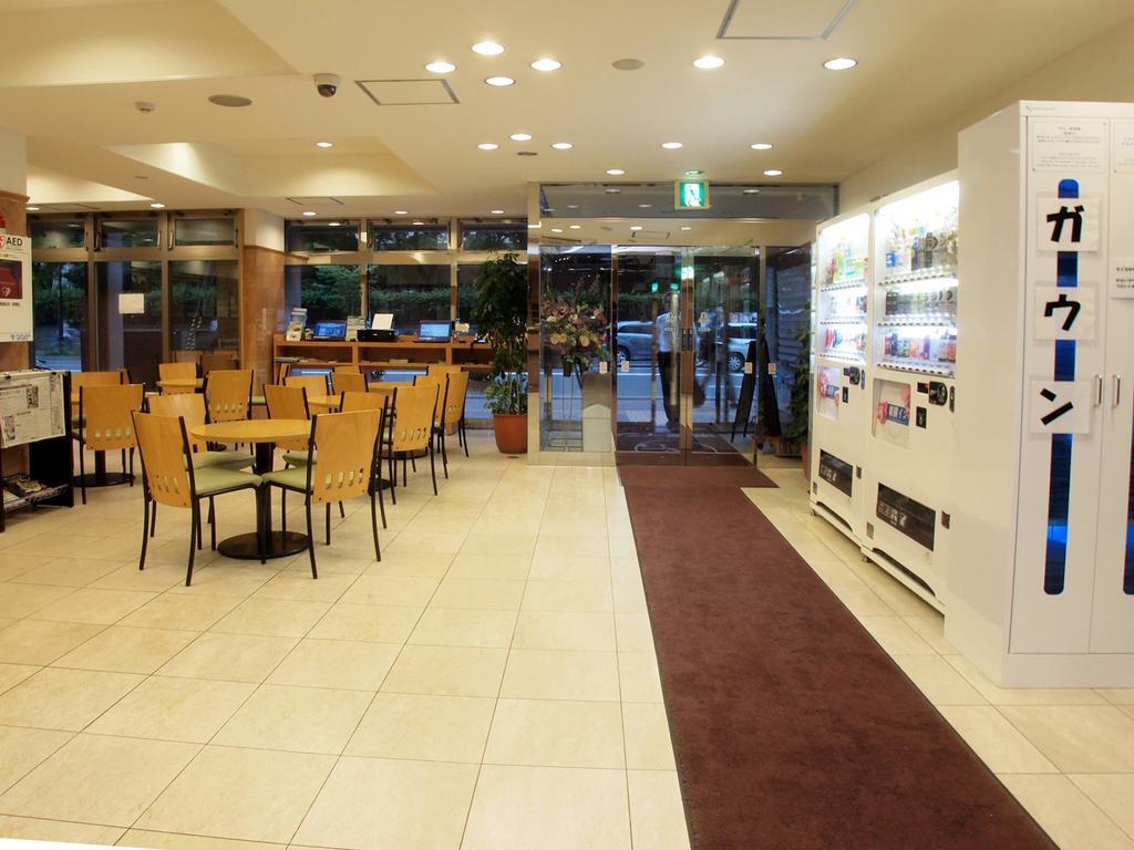 Toyoko Inn Hokkaido Sapporo-eki Nishi-guchi Hokudai Mae Eksteriør billede