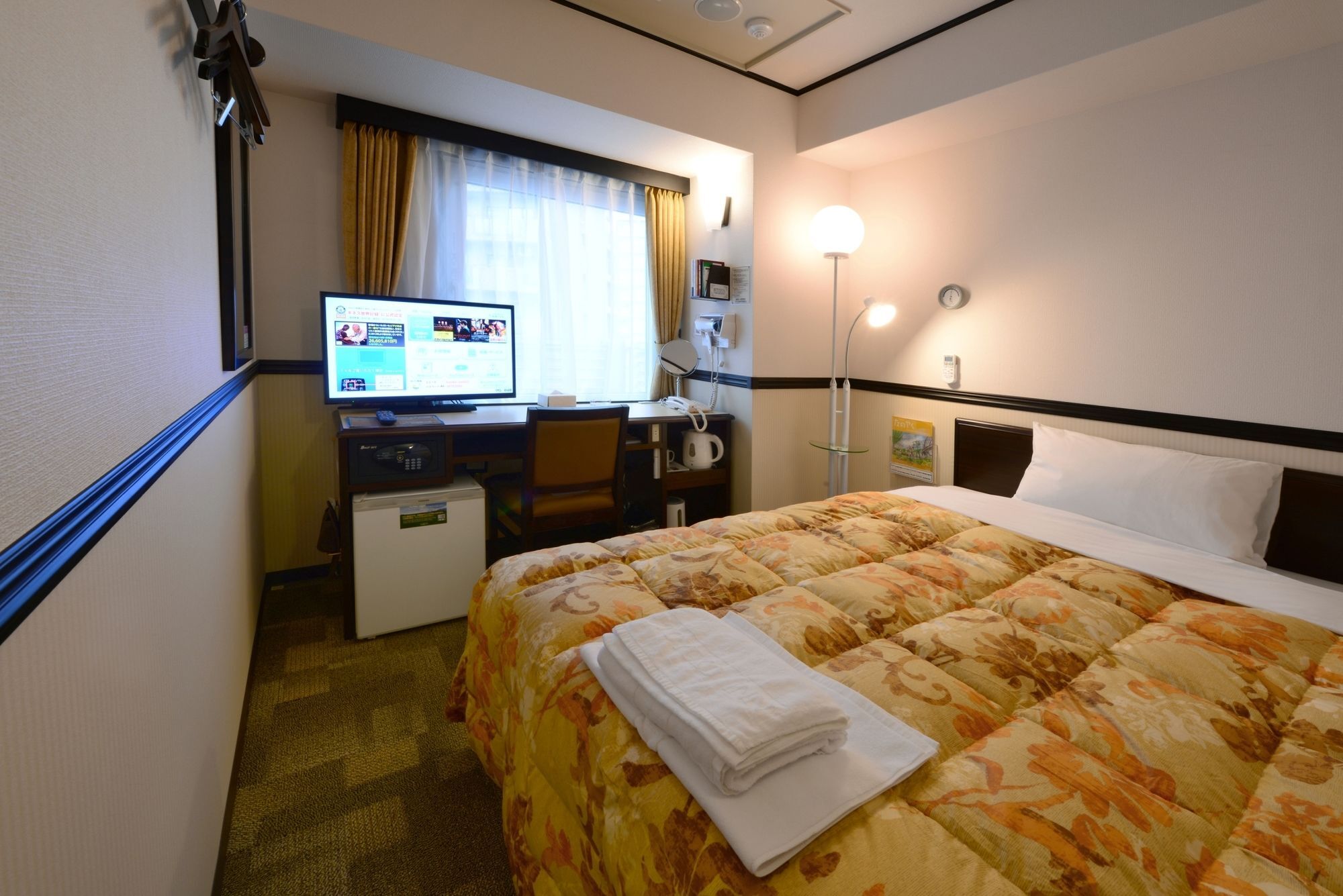 Toyoko Inn Hokkaido Sapporo-eki Nishi-guchi Hokudai Mae Eksteriør billede